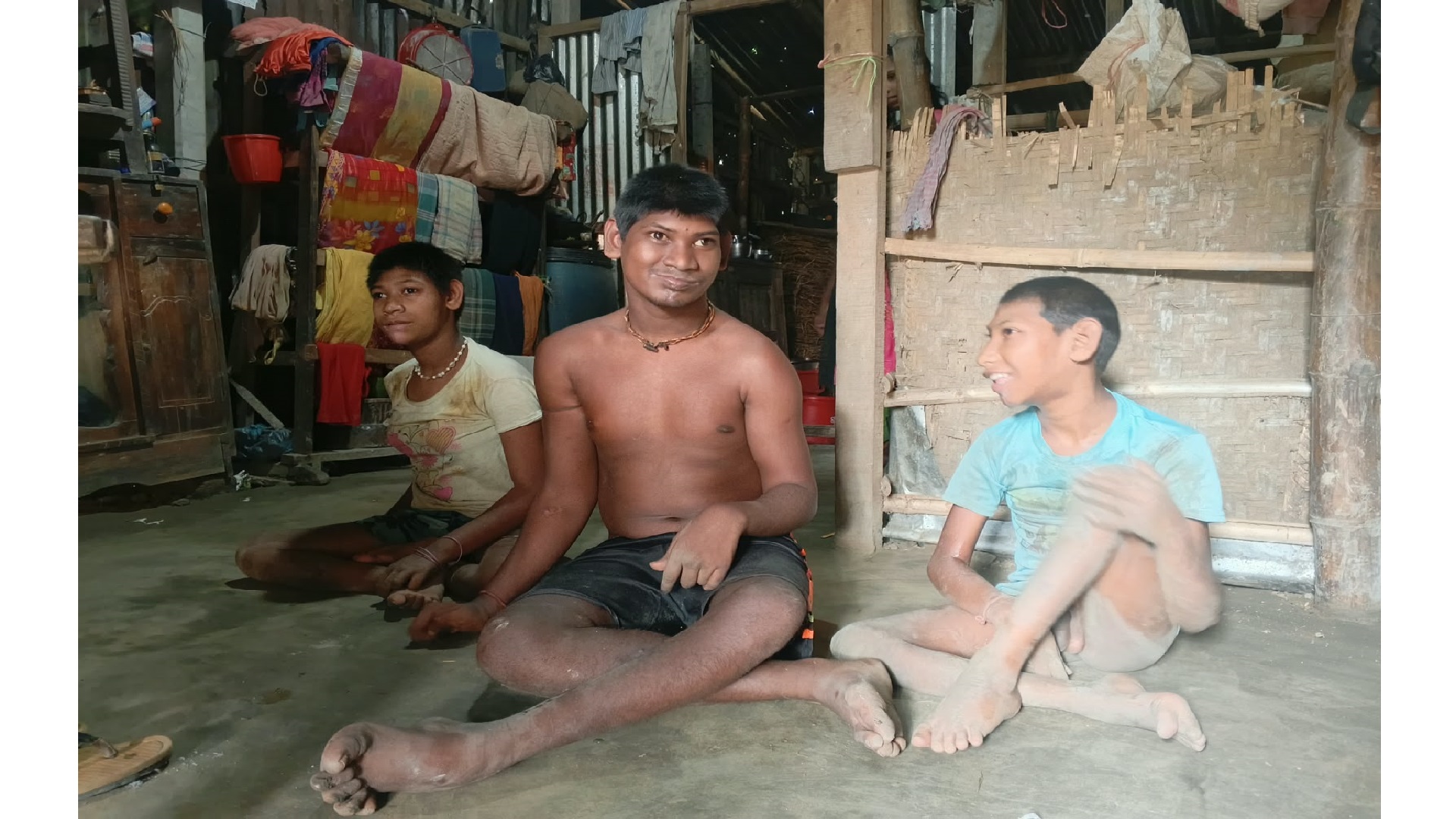 শাল্লায় একই পরিবারের তিন প্রতিবন্ধী সন্তান, অসহায়ত্বে দিন কাটছে বাবা-মায়ের